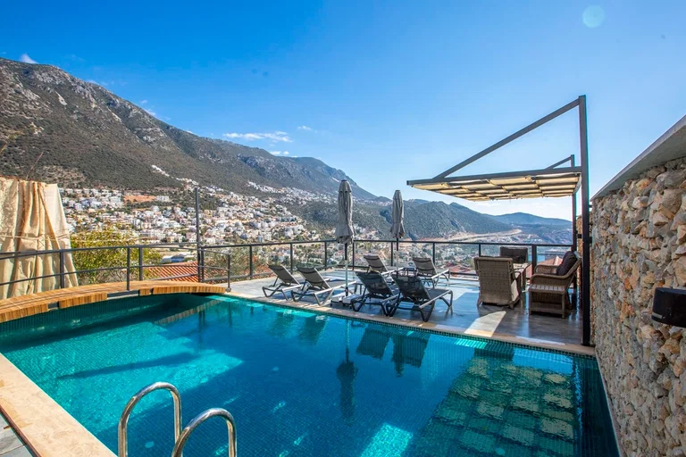 Kalkan Ortaalan'da kasaba manzaralı özel havuz, KV-12121
