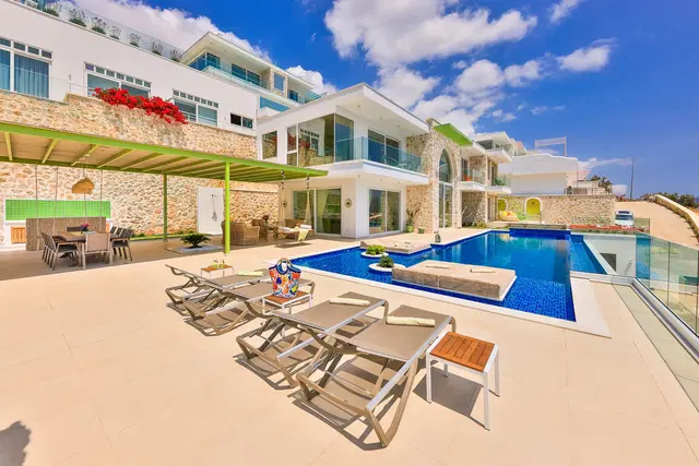 Kalkan’da deniz manzaralı kiralık villa, fotoğraf 2