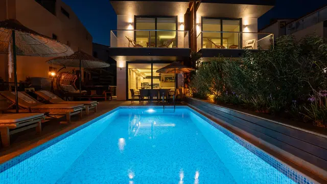 Kalkan’da Merkeze Yakın, Özel Havuzlu, 4 Yatak Odalı, Ekonomik Villa