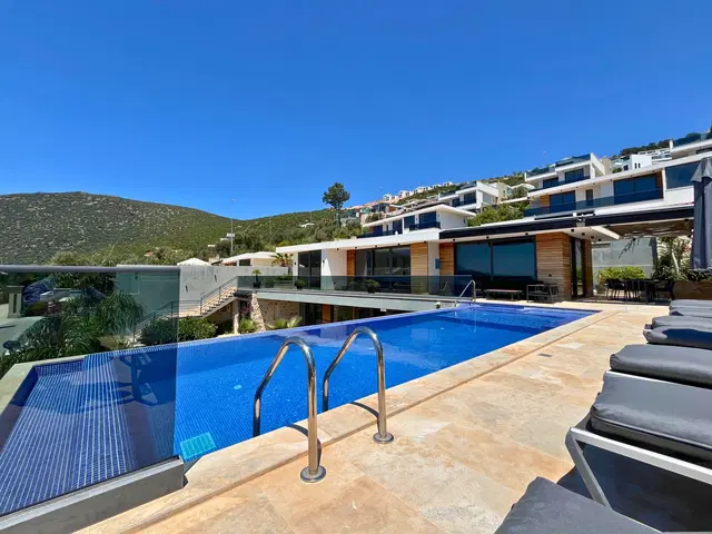Kalkan’da deniz manzaralı kiralık villa, fotoğraf 3
