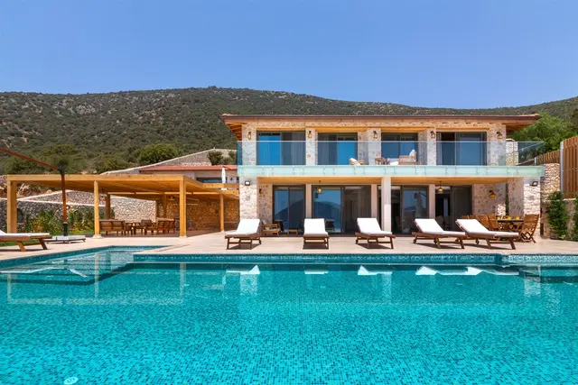 Kalkan Kalamar Koyunda Isıtmalı Havuzlu, 6 Yatak Odalı, Ultra Lüks Villa