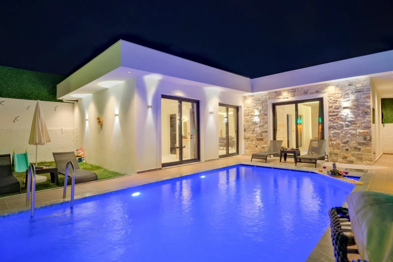 Fethiye’de korunaklı havuzlu kiralık villa