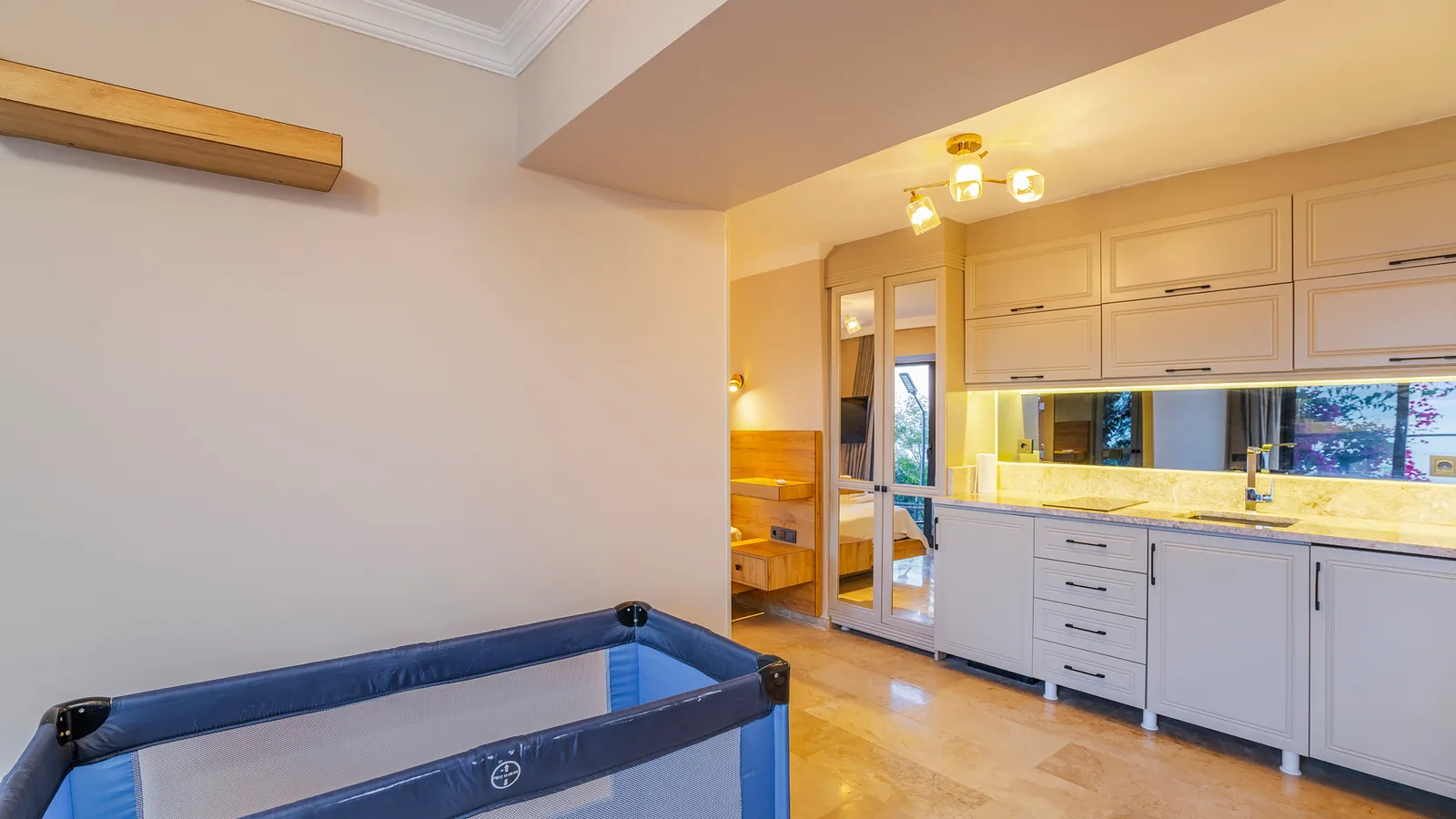 Kaş’ta Denize Sıfır, Özel Havuzlu, 4 Yatak Odalı, Lüks Villa