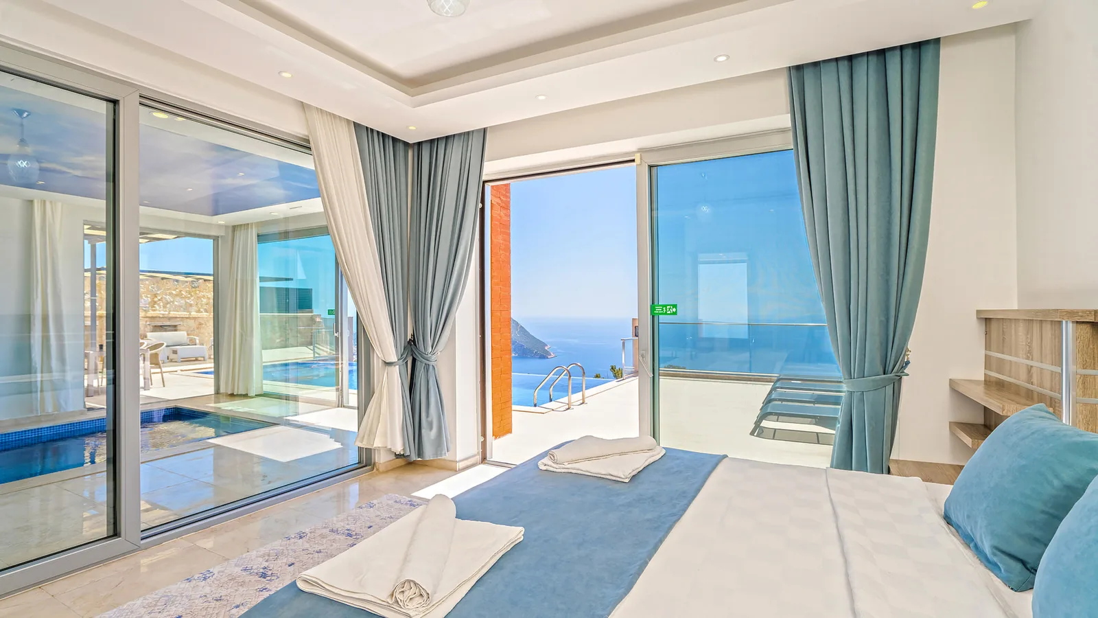 Kalkan'da Hamamlı, Saunalı, Kapalı Isıtmalı Havuzlu, Merkeze Yakın Balayı Villası
