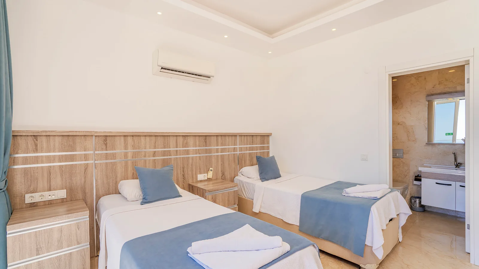 Kalkan'da Hamamlı, Saunalı, Kapalı Isıtmalı Havuzlu, Merkeze Yakın Balayı Villası