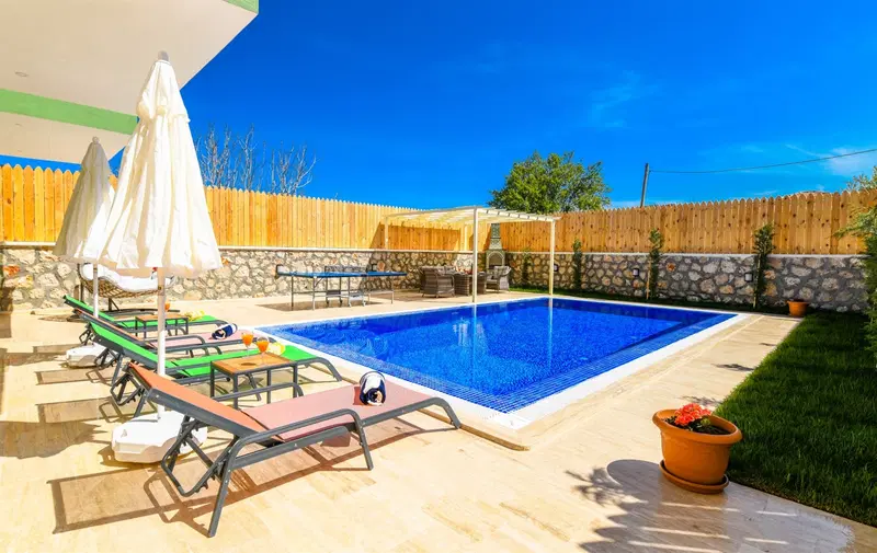 Bezirgan’da jakuzili kiralık villa, fotoğraf 2