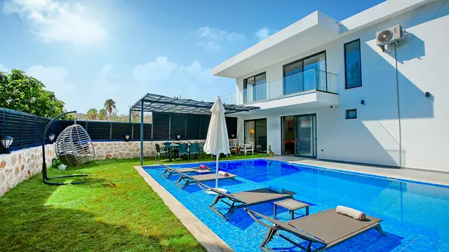 Patara’da Balayı Çiftlerine Uygun, Korunaklı Havuzlu, 2 Yatak Odalı, Kiralık Villa