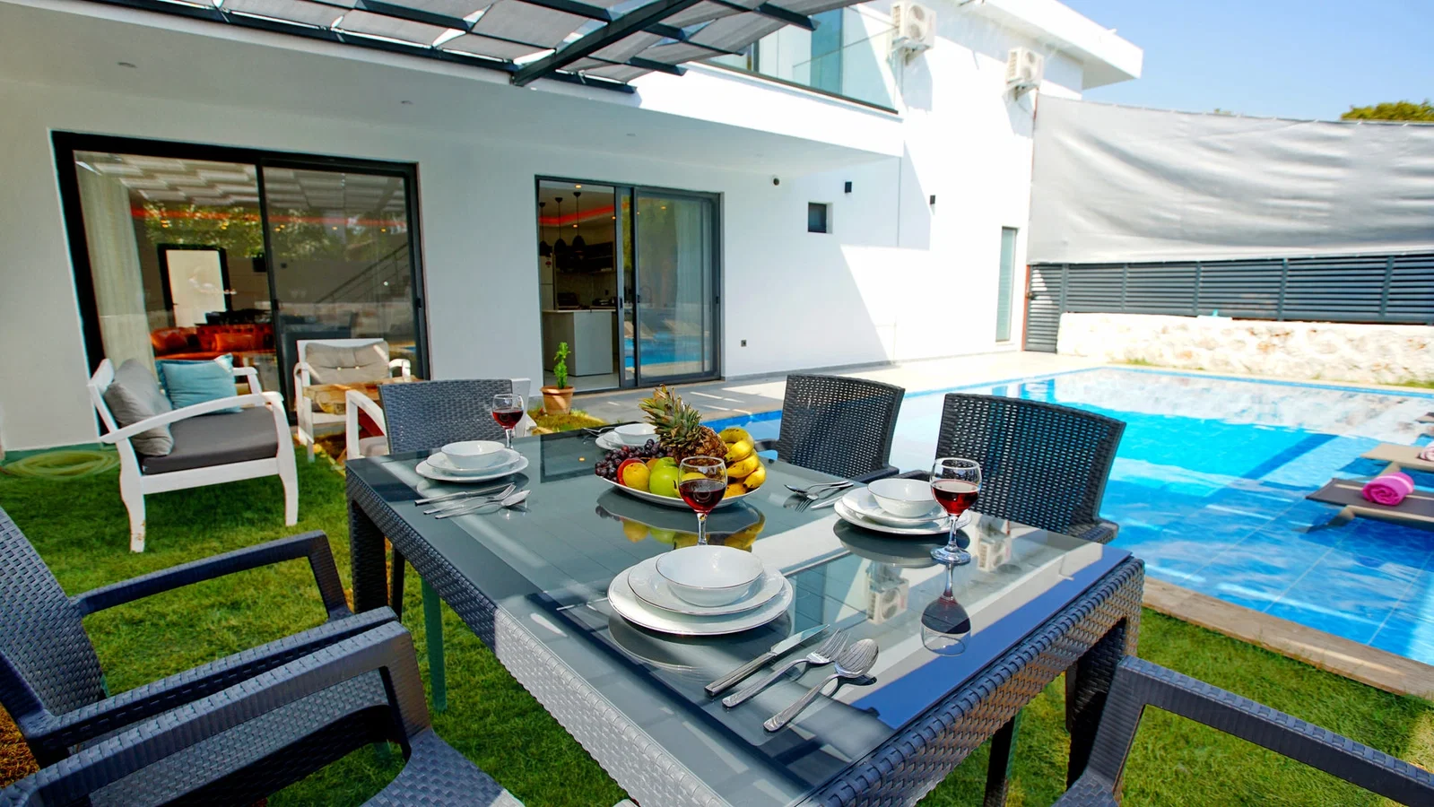 Patara’da Balayı Çiftlerine Uygun, Korunaklı Havuzlu, 2 Yatak Odalı, Kiralık Villa
