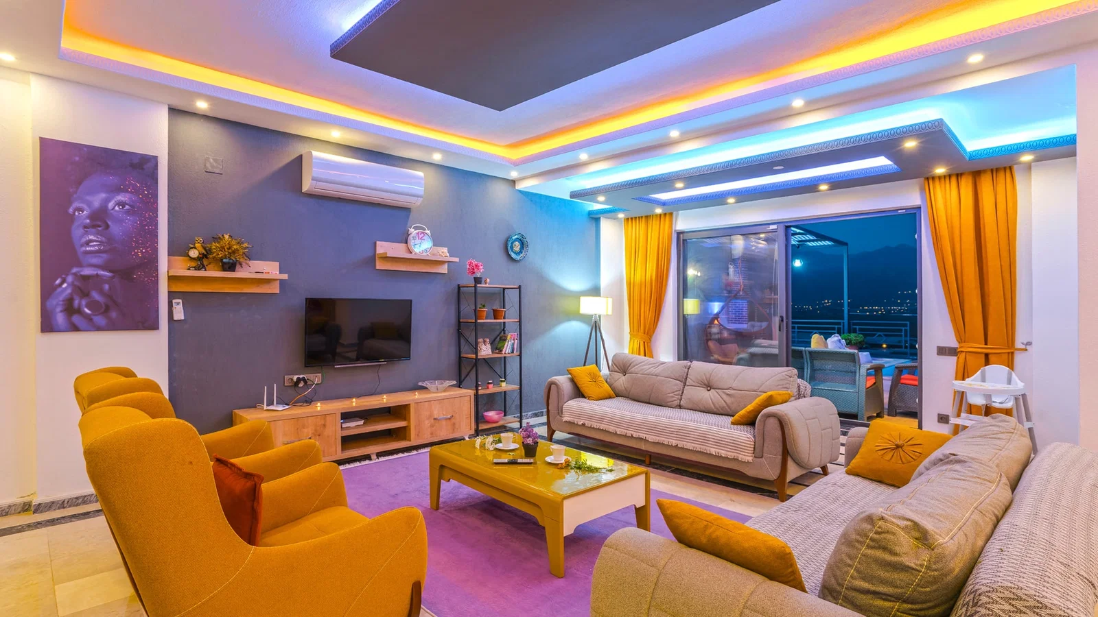 Yeşilköy’de Korunaklı Havuzlu, 4 Kişilik, Jakuzili Villa