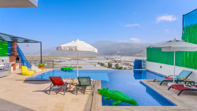 Yeşilköy’de doğa manzaralı kiralık villa, fotoğraf 3