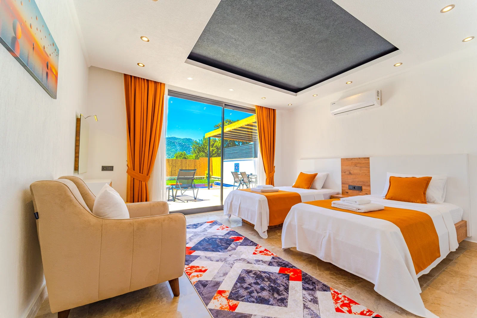 Bezirgan’da Balayı Çiftlerine Uygun, Korunaklı Havuzlu, 4 Kişilik, Ekonomik Villa