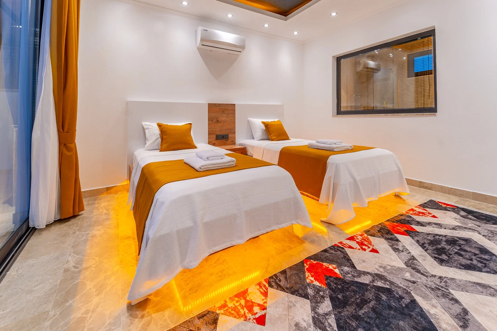 Bezirgan’da Balayı Çiftlerine Uygun, Korunaklı Havuzlu, 4 Kişilik, Ekonomik Villa