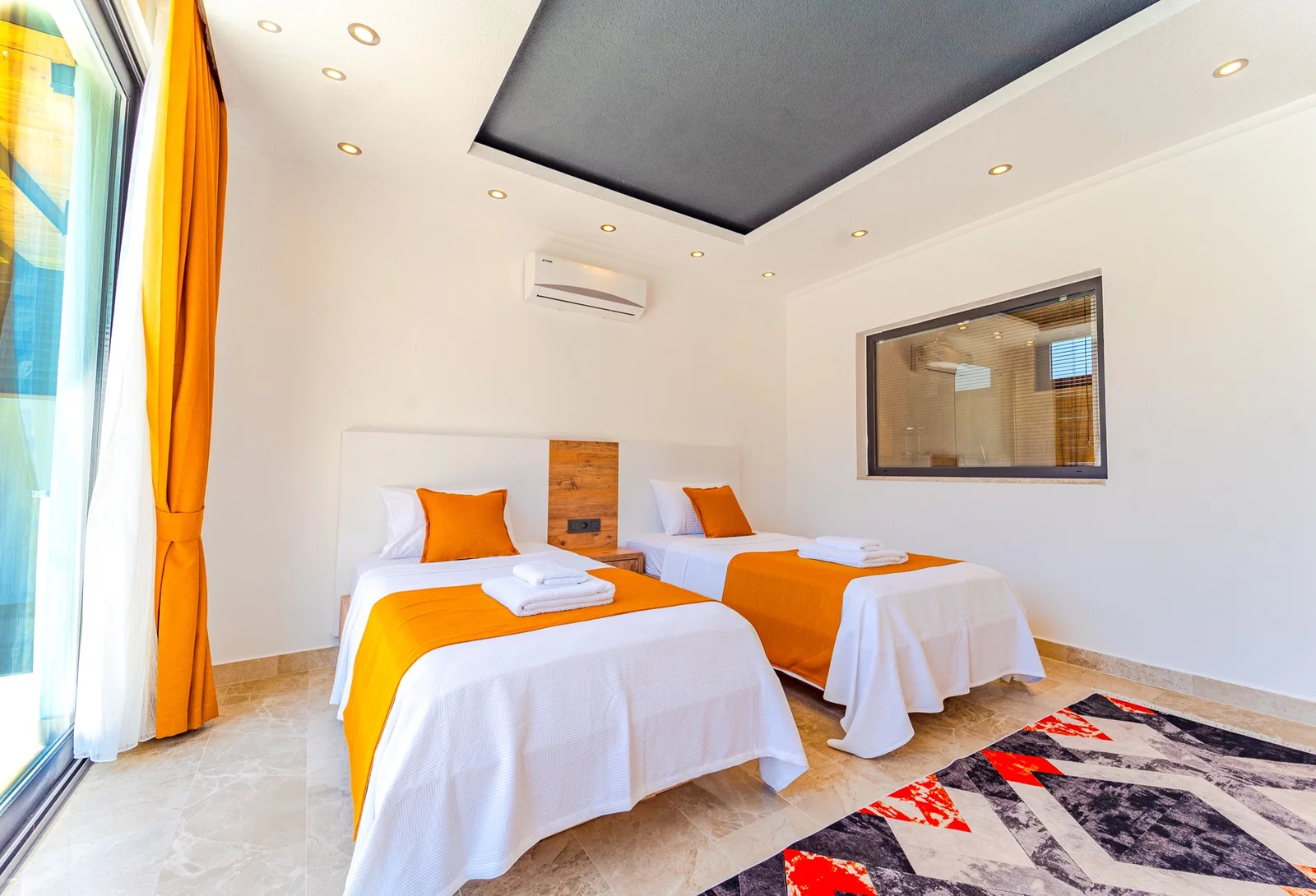 Bezirgan’da Balayı Çiftlerine Uygun, Korunaklı Havuzlu, 4 Kişilik, Ekonomik Villa