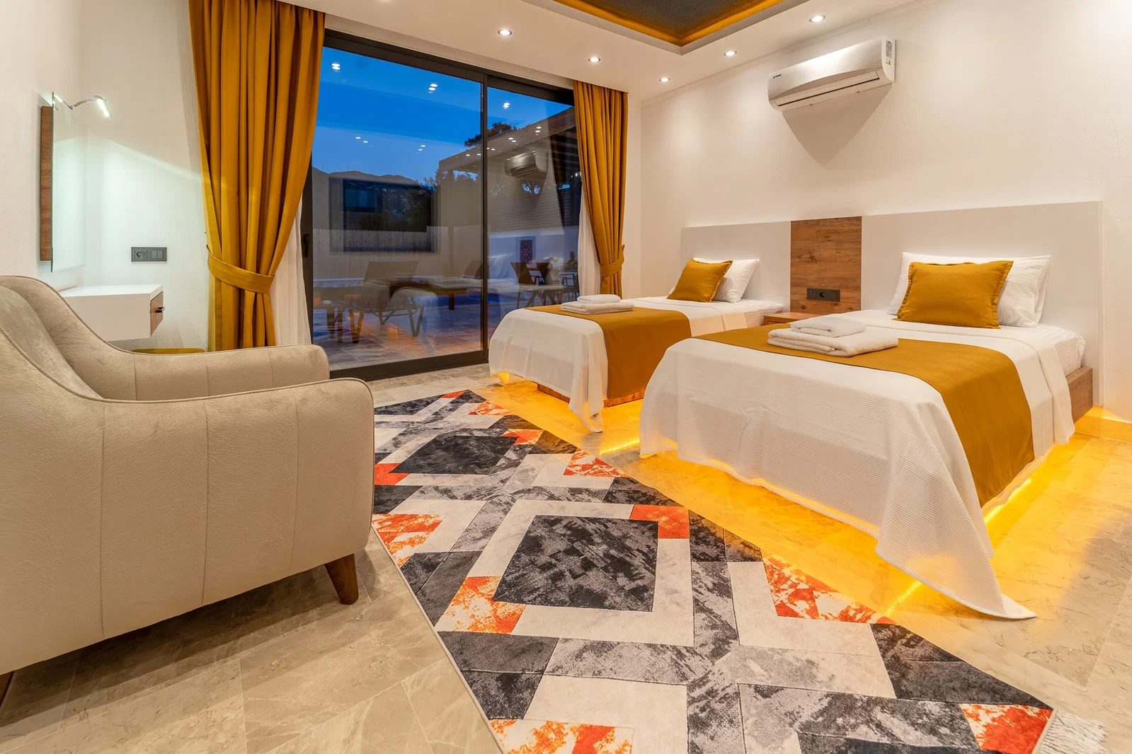 Bezirgan’da Balayı Çiftlerine Uygun, Korunaklı Havuzlu, 4 Kişilik, Ekonomik Villa