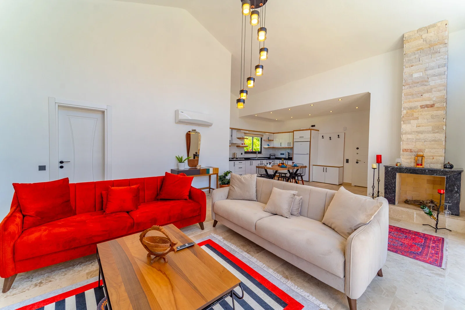 Bezirgan’da Balayı Çiftlerine Uygun, Korunaklı Havuzlu, 4 Kişilik, Ekonomik Villa