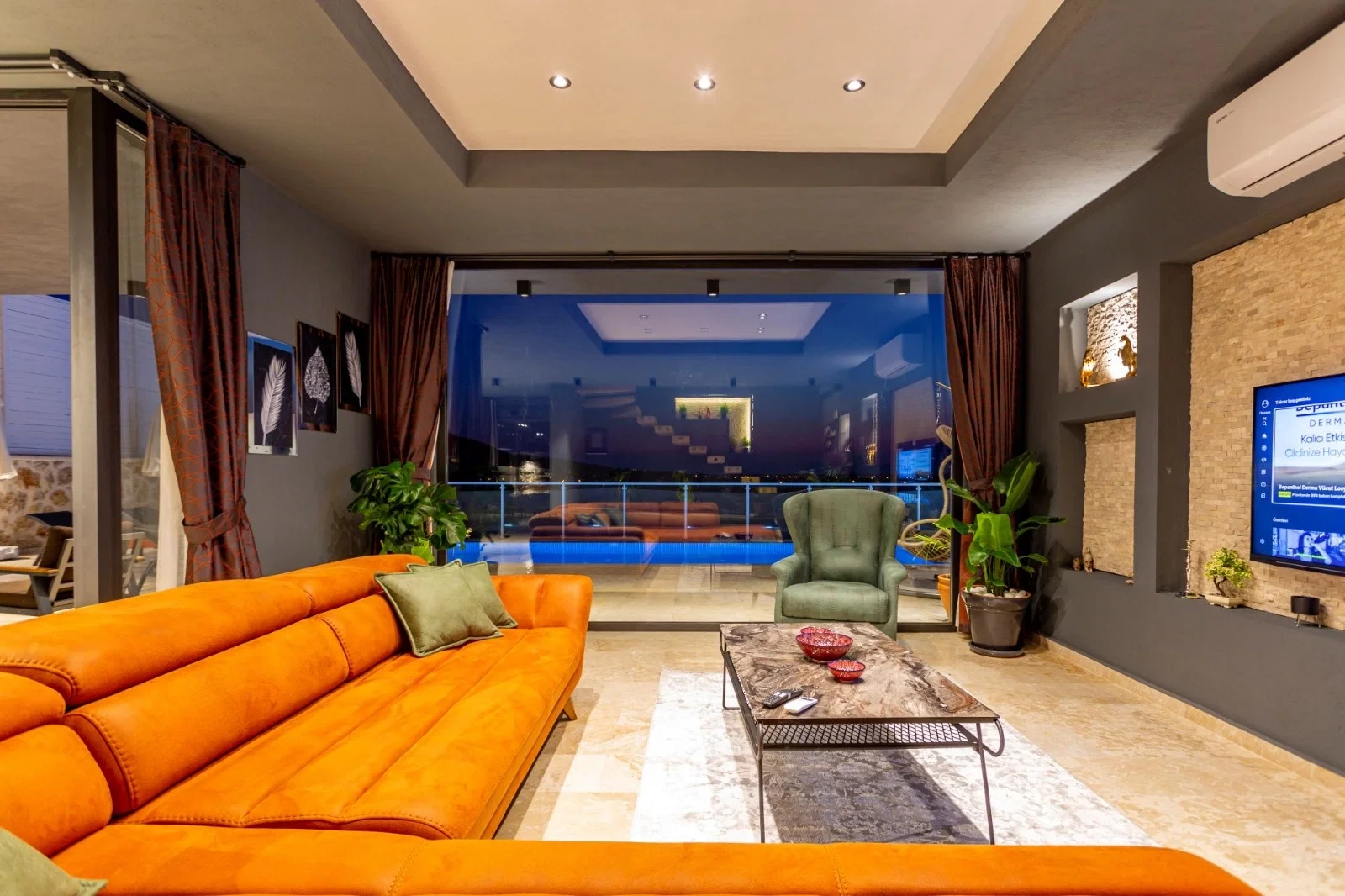 Yeşilköy’de Korunaklı, Çocuk Havuzlu, 2 Yatak Odalı, Kiralık Villa