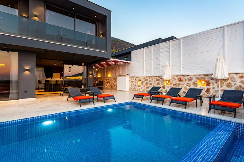 Yeşilköy’de doğa manzaralı kiralık villa, fotoğraf 13