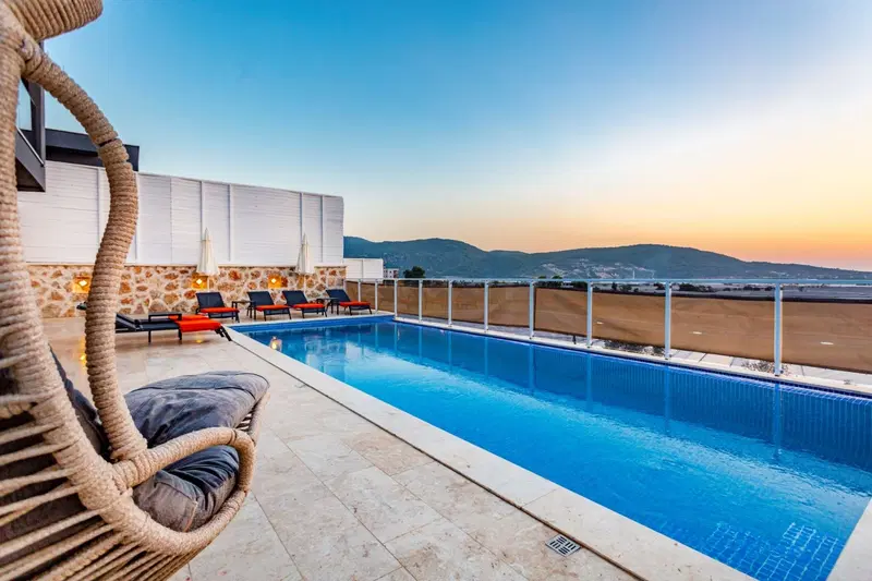 Yeşilköy’de doğa manzaralı kiralık villa, fotoğraf 2