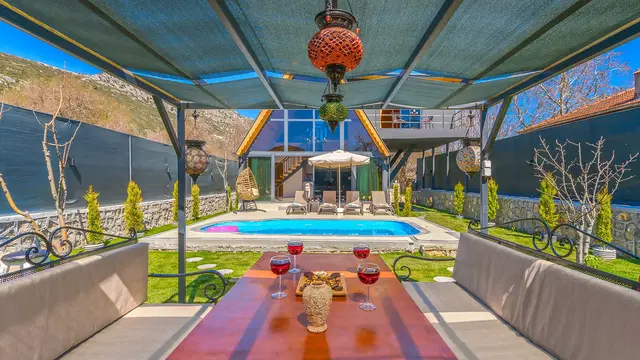 Bezirgan’da özel havuzlu kiralık villa, fotoğraf 4
