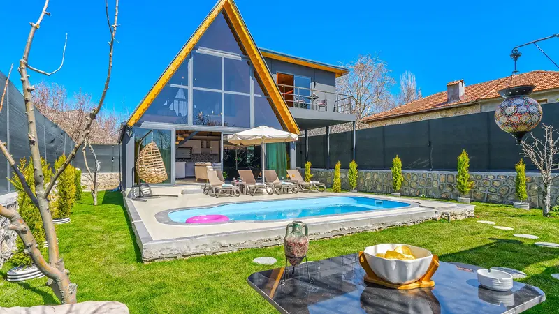 Bezirgan’da bahçeli kiralık villa, fotoğraf 3