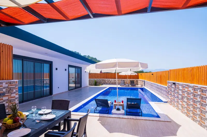 Yeşilköy’de doğa manzaralı kiralık villa, fotoğraf 3