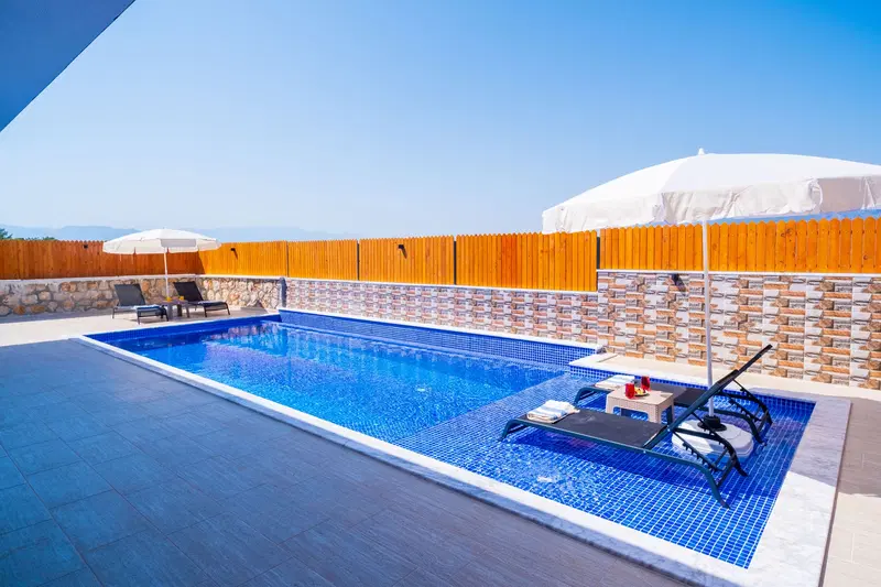 Yeşilköy’de jakuzili kiralık villa, fotoğraf 2