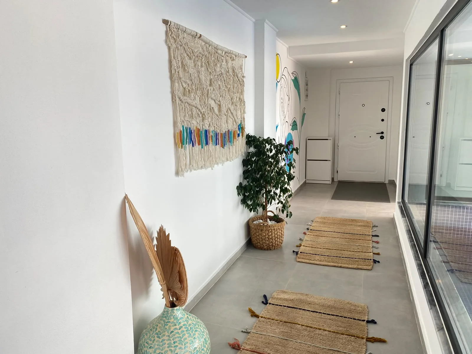 Yeşilköy’de Sakin Konumda, Isıtmalı Havuzlu, 6 Kişilik, Ekonomik Villa