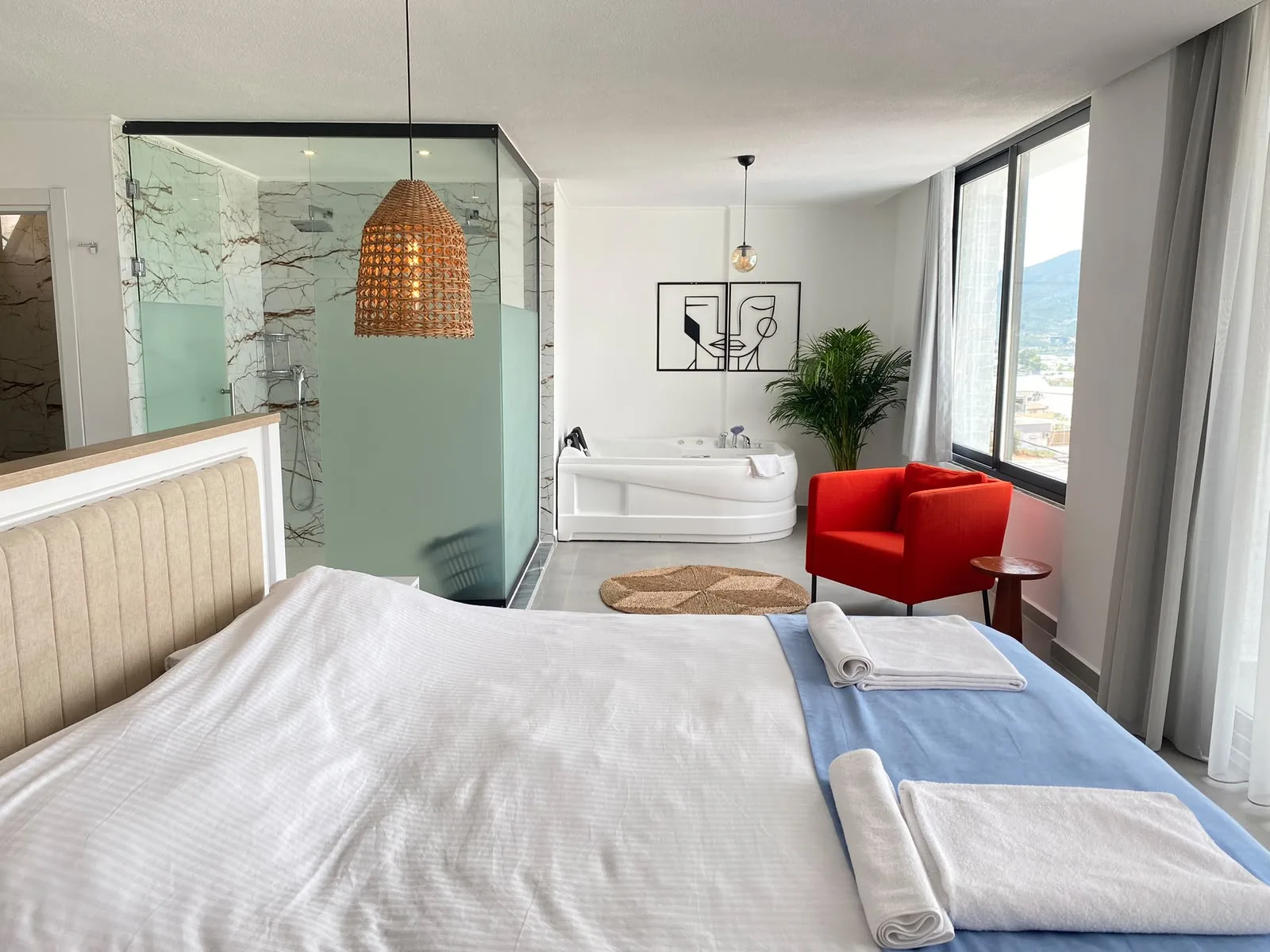Yeşilköy’de Sakin Konumda, Isıtmalı Havuzlu, 6 Kişilik, Ekonomik Villa