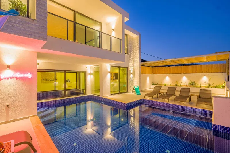 Yeşilköy’de doğa manzaralı kiralık villa, fotoğraf 5