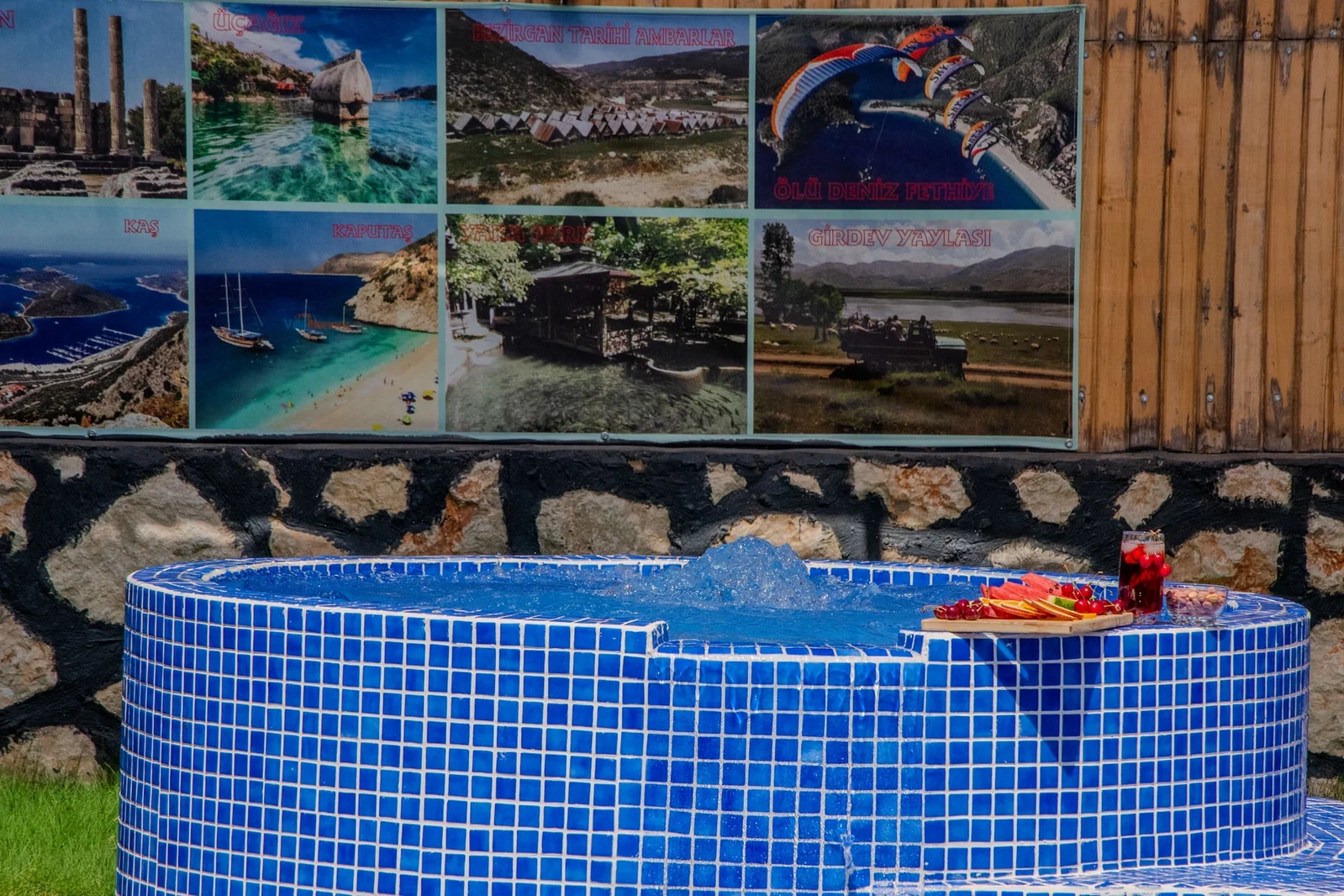 Çavdır’da Korunaklı, Çocuk Havuzlu, 2 Kişilik, Kiralık Villa