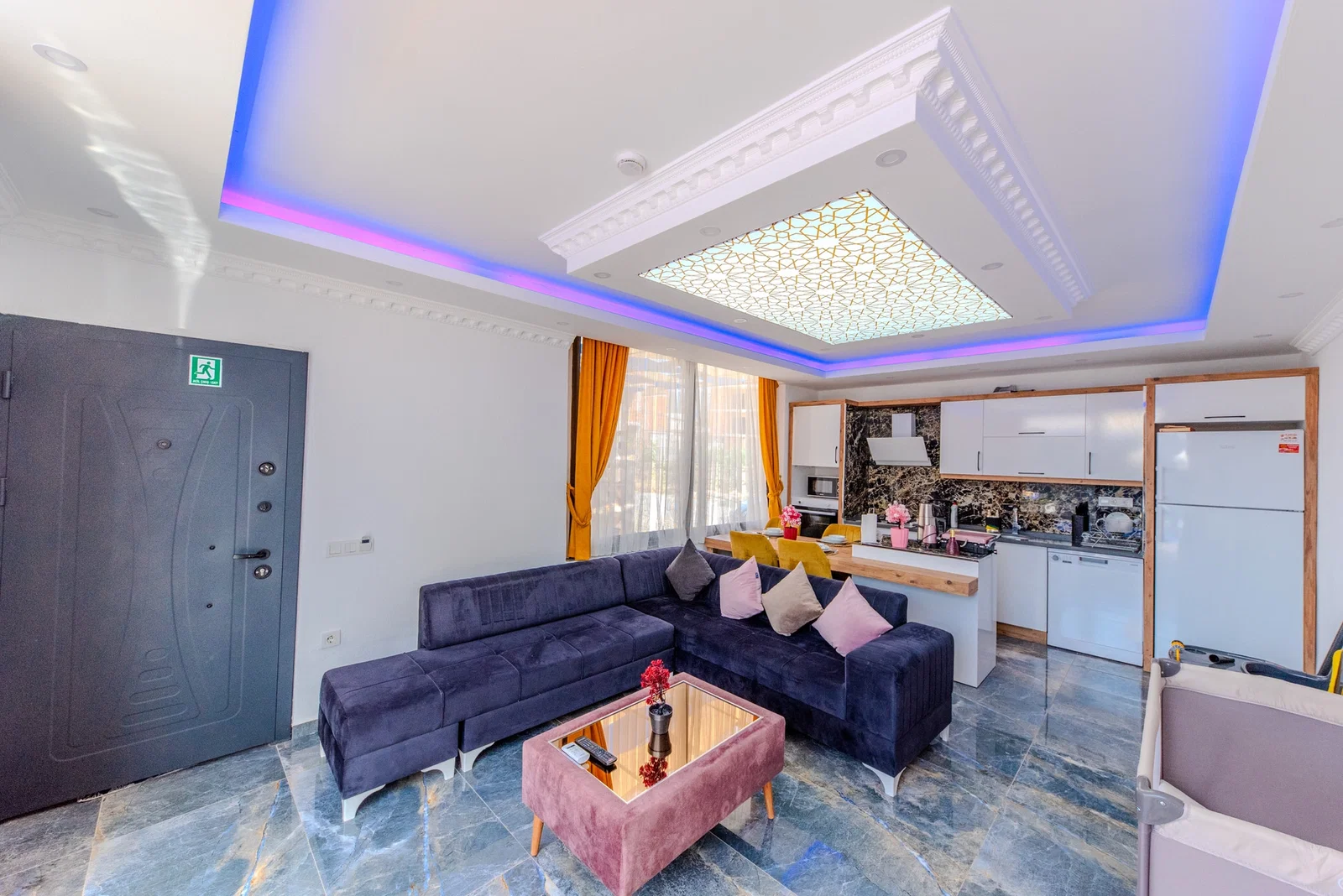 Çavdır’da Korunaklı, Çocuk Havuzlu, 2 Kişilik, Kiralık Villa