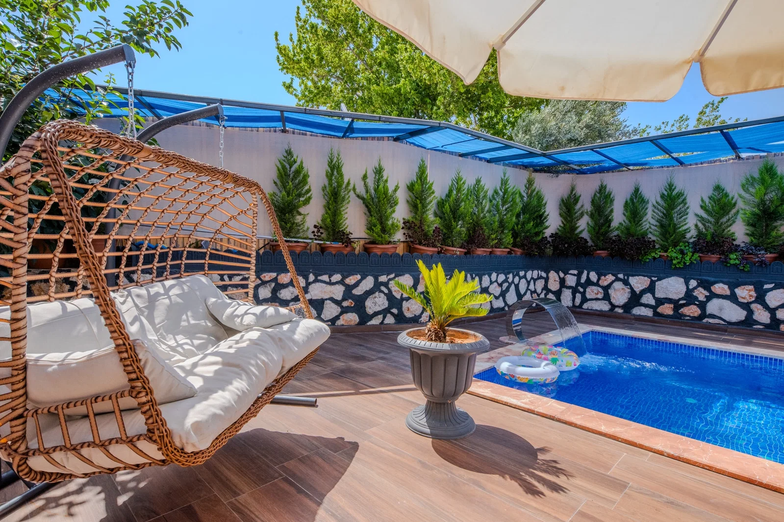 Çavdır’da Korunaklı, Çocuk Havuzlu, 2 Kişilik, Kiralık Villa