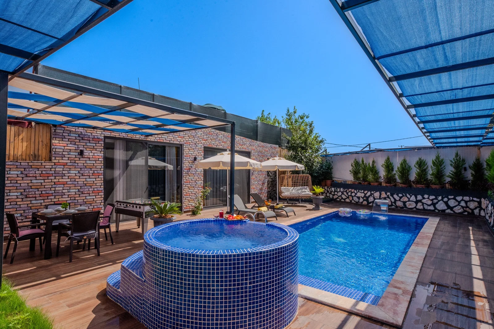 Çavdır’da Korunaklı, Çocuk Havuzlu, 2 Kişilik, Kiralık Villa