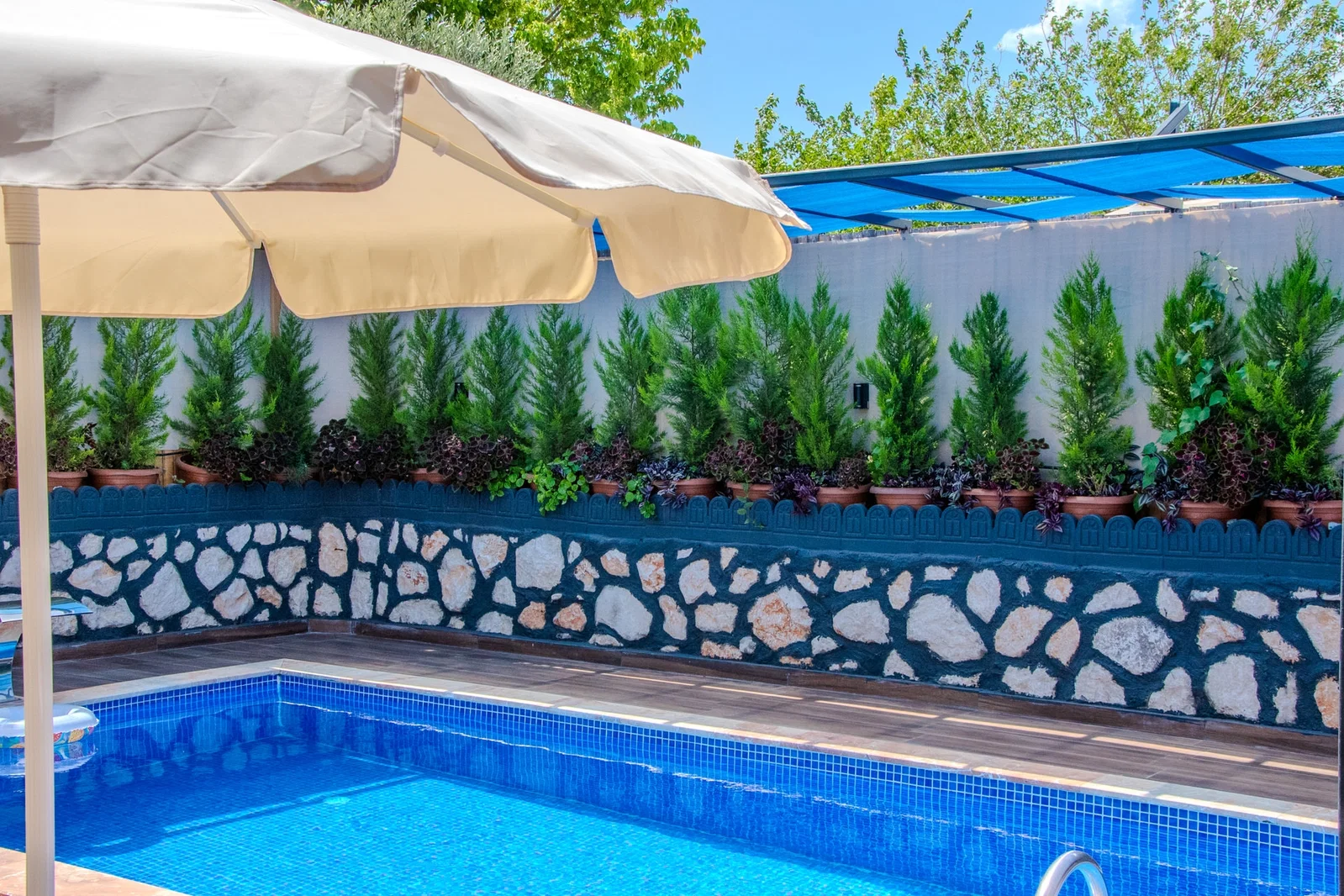 Çavdır’da Korunaklı, Çocuk Havuzlu, 2 Kişilik, Kiralık Villa