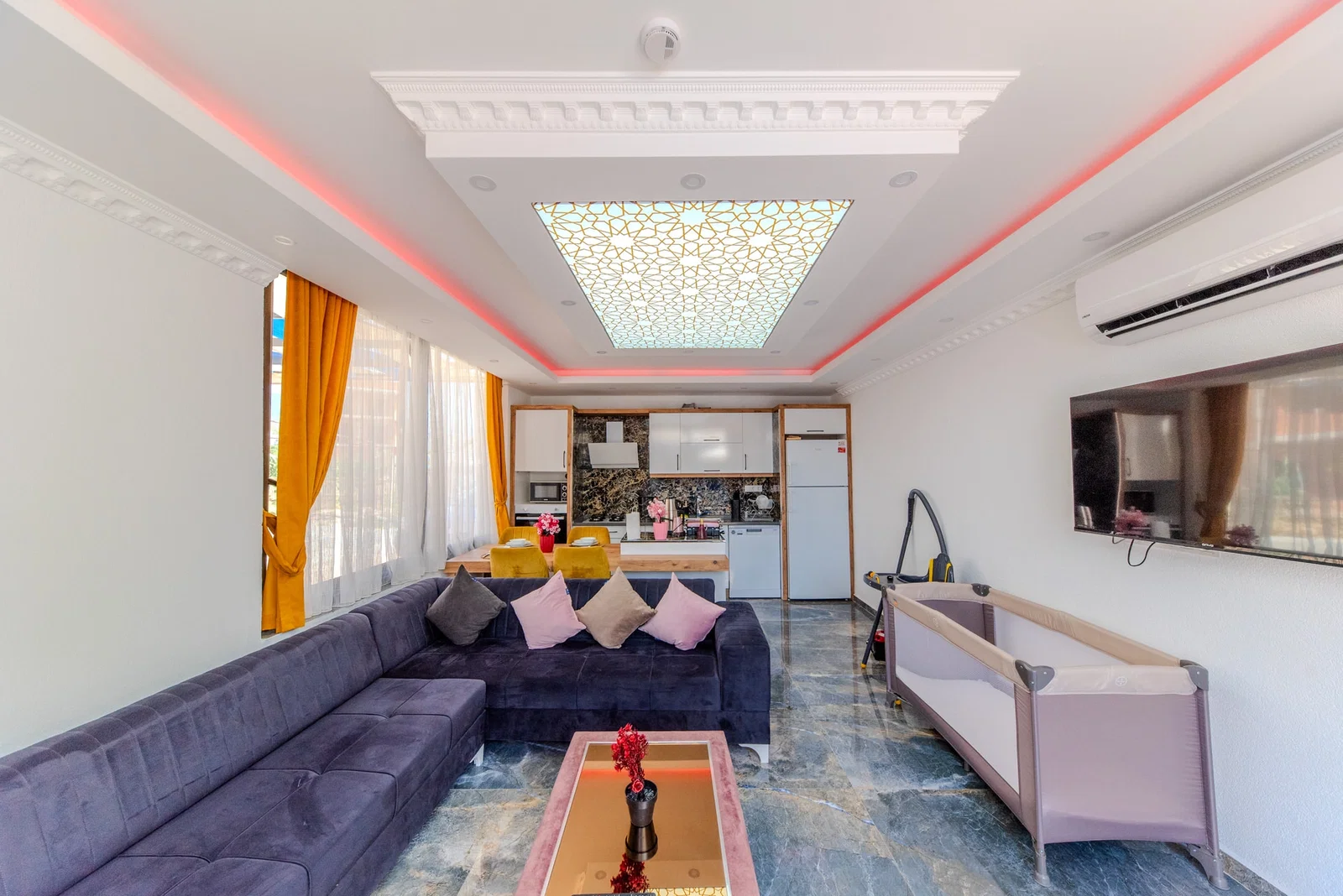 Çavdır’da Korunaklı, Çocuk Havuzlu, 2 Kişilik, Kiralık Villa