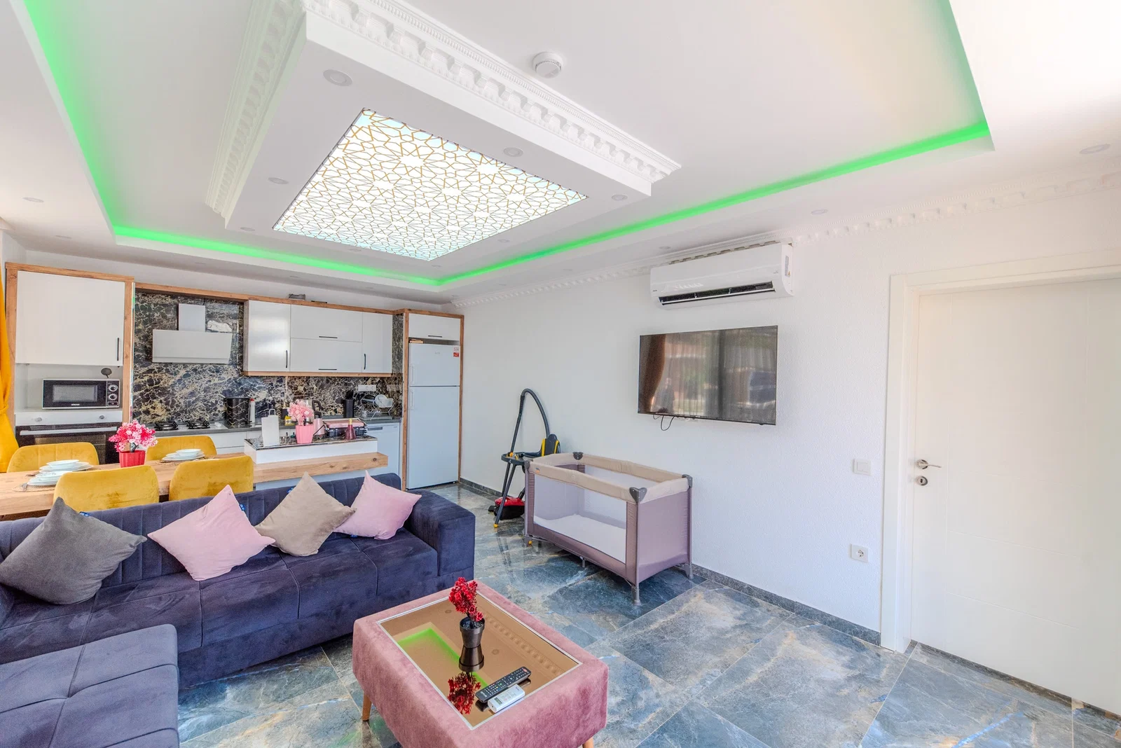 Çavdır’da Korunaklı, Çocuk Havuzlu, 2 Kişilik, Kiralık Villa