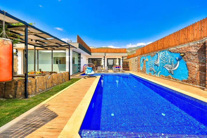 Çavdır’da korunaklı havuzlu kiralık villa