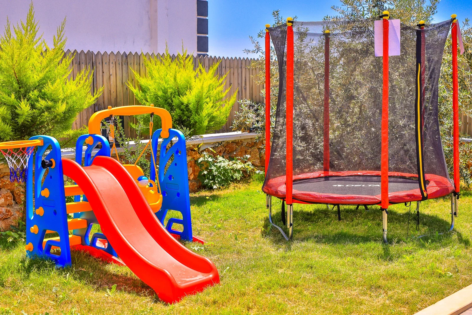 Çavdır’da Balayı Çiftlerine Uygun, Korunaklı Havuzlu, 2 Yatak Odalı, Kiralık Villa