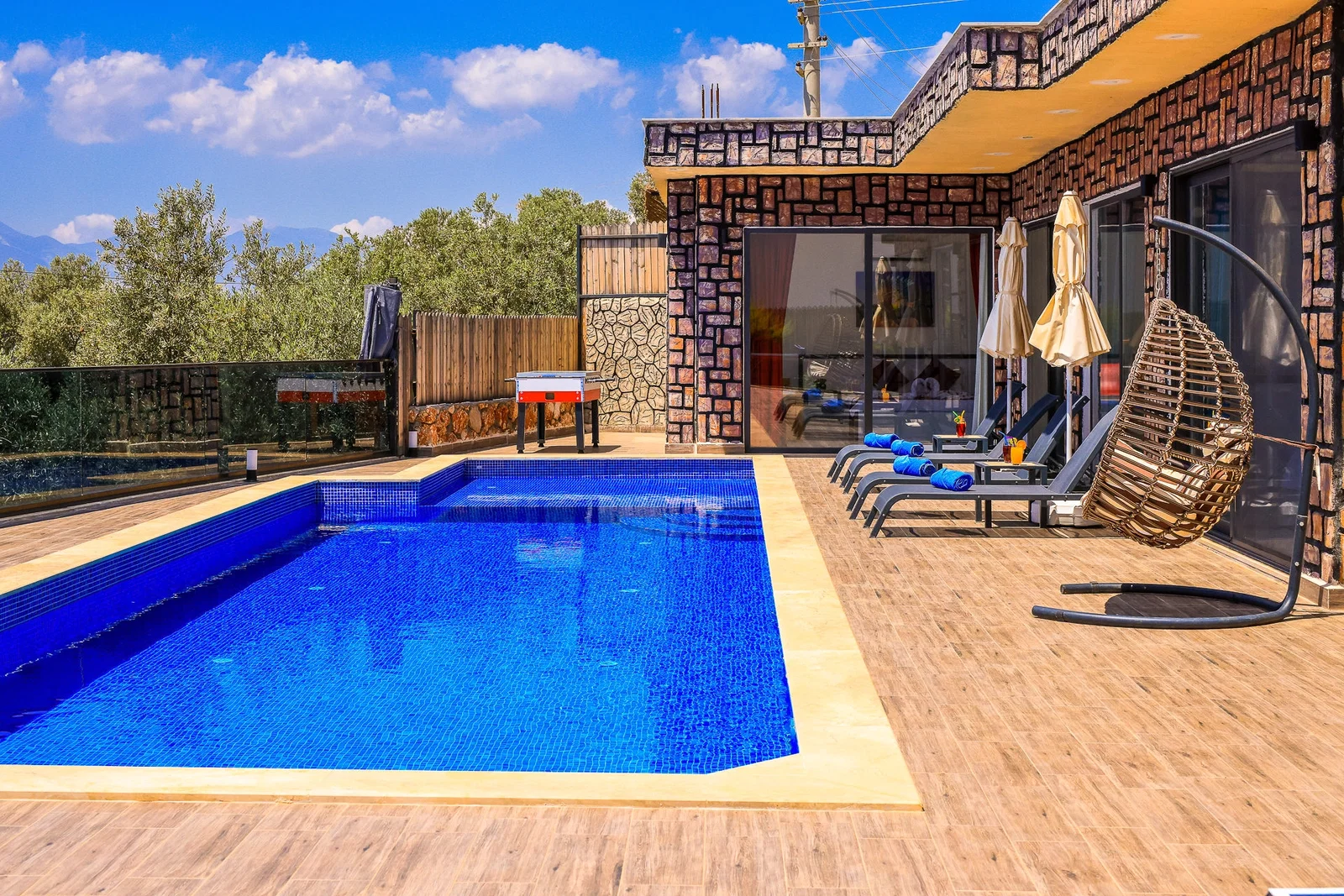 Çavdır’da Balayı Çiftlerine Uygun, Korunaklı Havuzlu, 2 Yatak Odalı, Kiralık Villa
