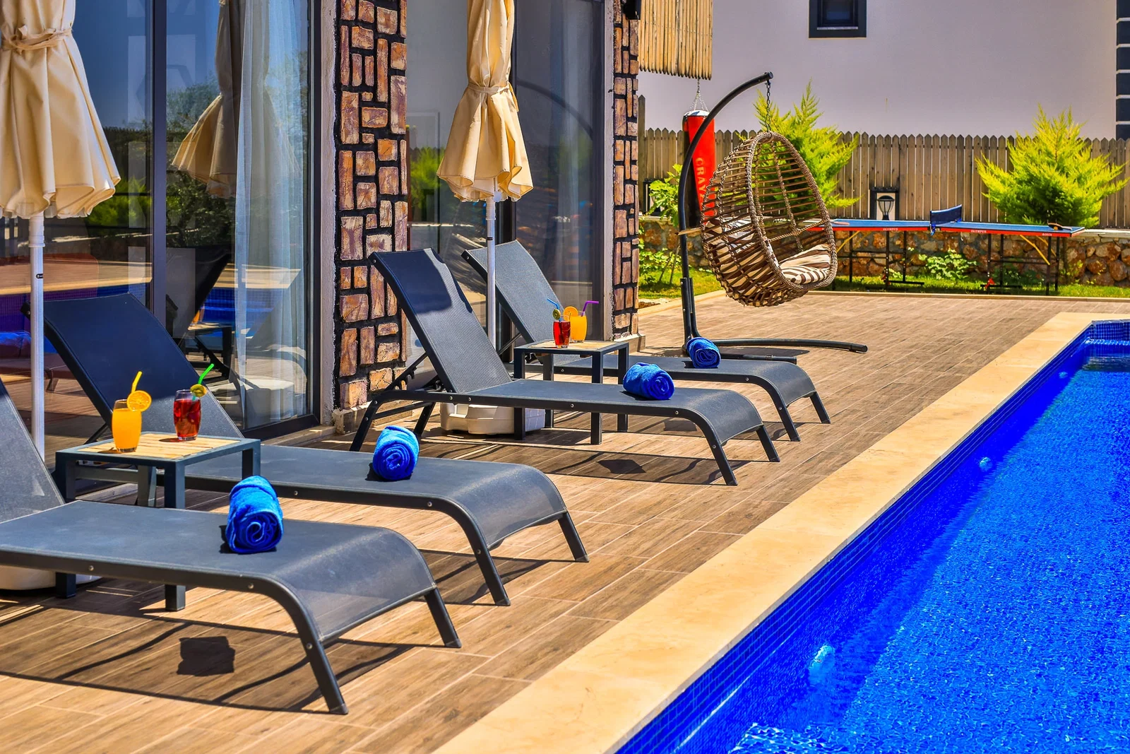 Çavdır’da Balayı Çiftlerine Uygun, Korunaklı Havuzlu, 2 Yatak Odalı, Kiralık Villa