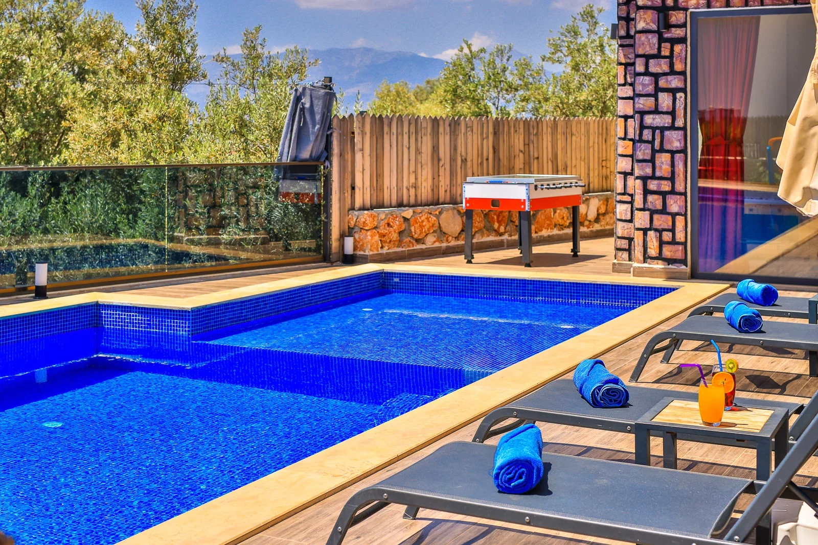 Çavdır’da Balayı Çiftlerine Uygun, Korunaklı Havuzlu, 2 Yatak Odalı, Kiralık Villa