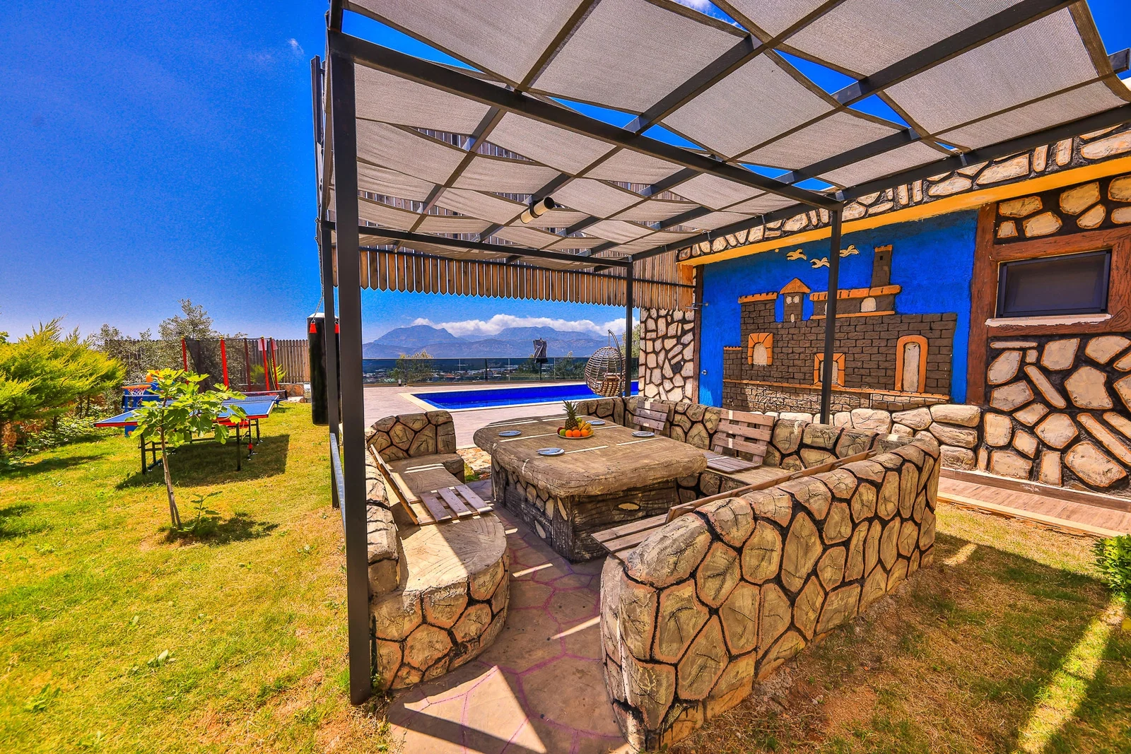 Çavdır’da Balayı Çiftlerine Uygun, Korunaklı Havuzlu, 2 Yatak Odalı, Kiralık Villa
