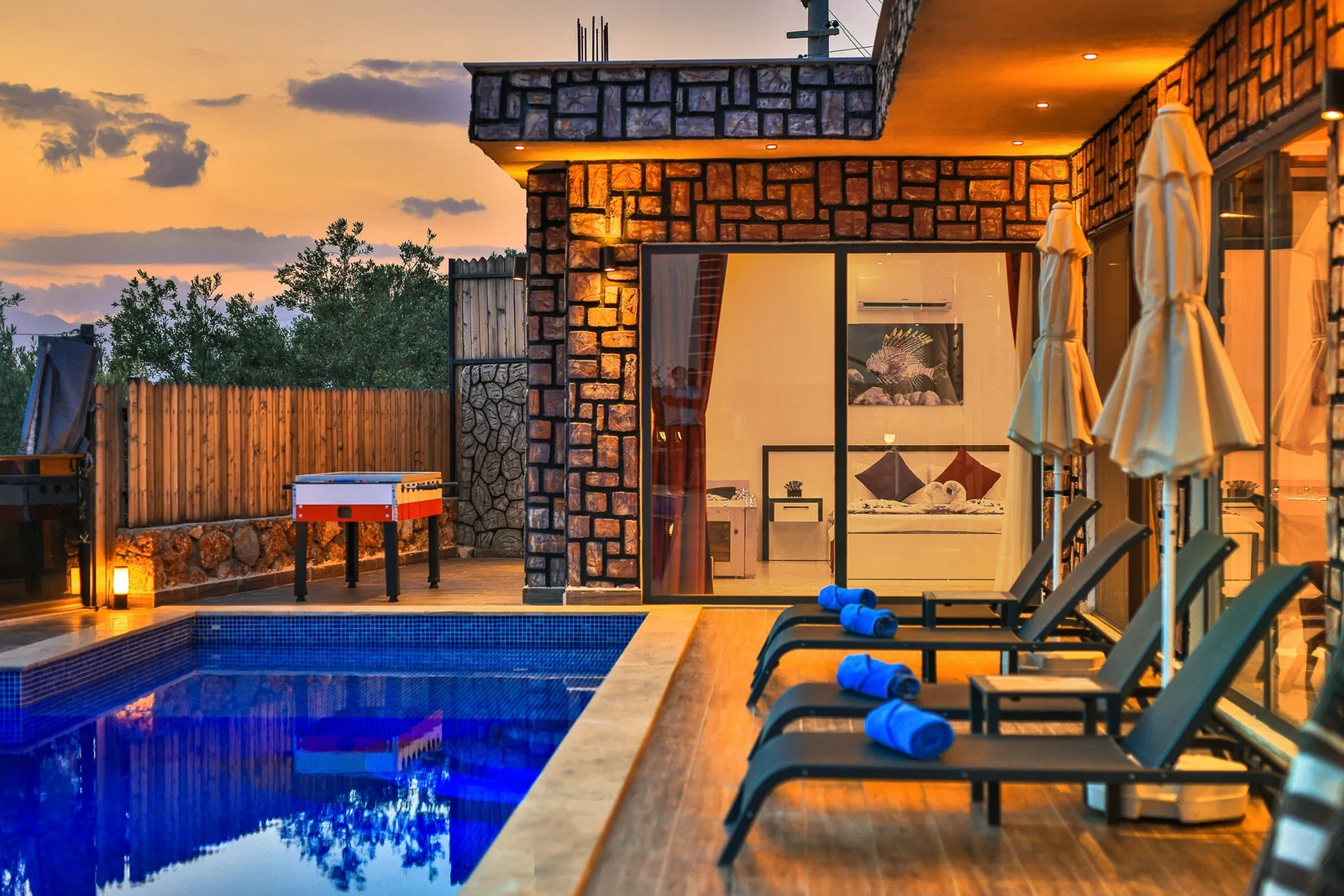 Çavdır’da Balayı Çiftlerine Uygun, Korunaklı Havuzlu, 2 Yatak Odalı, Kiralık Villa