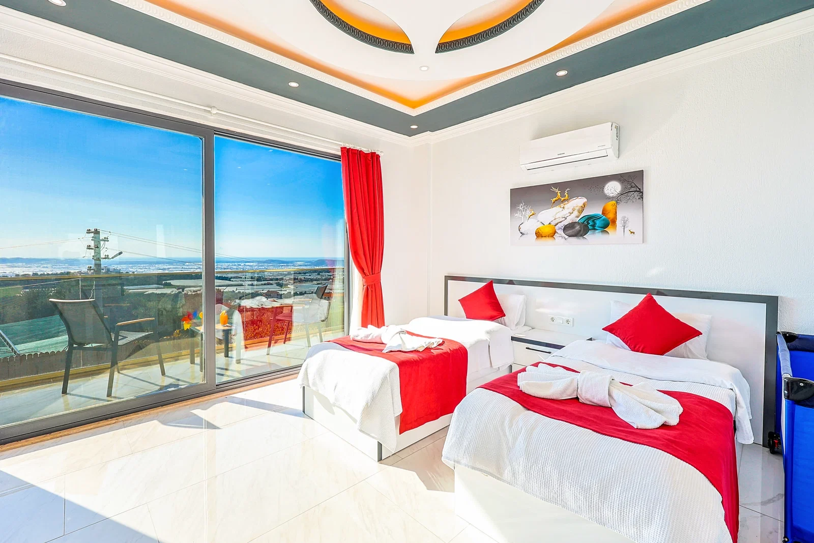 Çavdır’da Balayı Çiftlerine Uygun, Korunaklı Havuzlu, 2 Yatak Odalı, Kiralık Villa