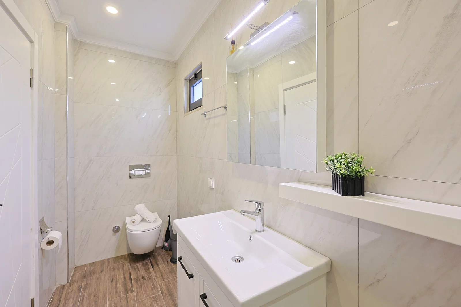 Çavdır’da Balayı Çiftlerine Uygun, Korunaklı Havuzlu, 2 Yatak Odalı, Kiralık Villa