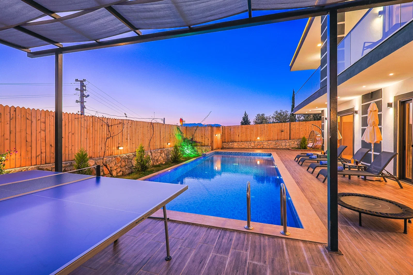 Çavdır’da Balayı Çiftlerine Uygun, Korunaklı Havuzlu, 2 Yatak Odalı, Kiralık Villa