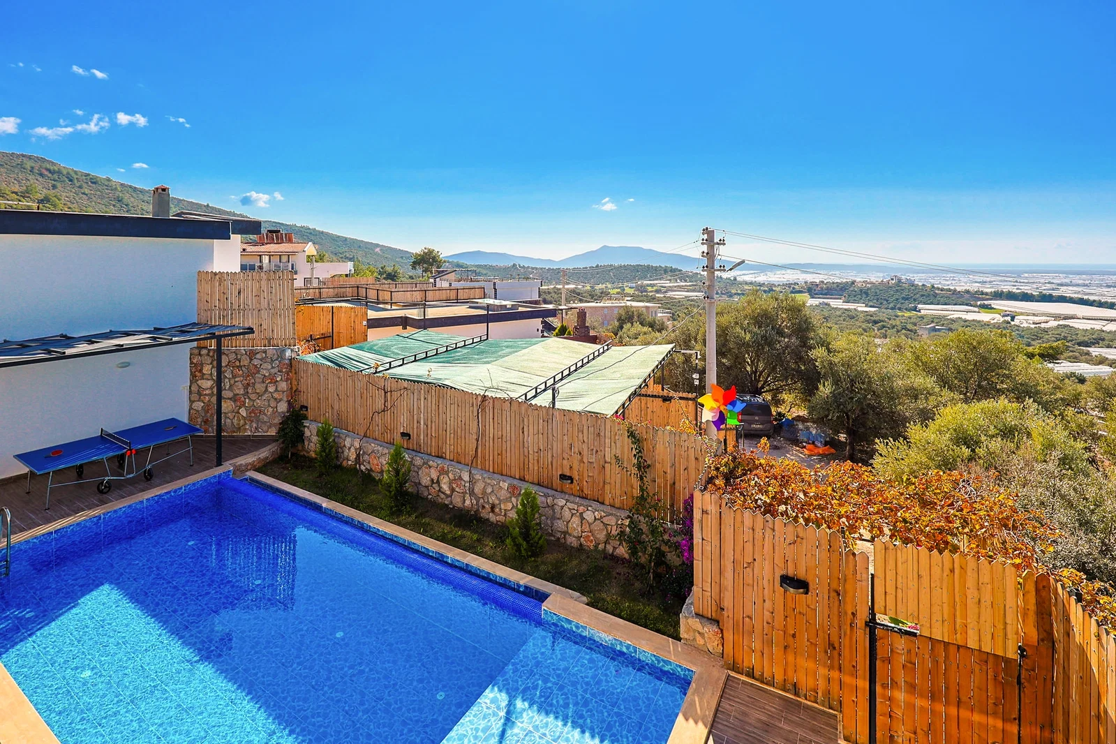 Çavdır’da Balayı Çiftlerine Uygun, Korunaklı Havuzlu, 2 Yatak Odalı, Kiralık Villa