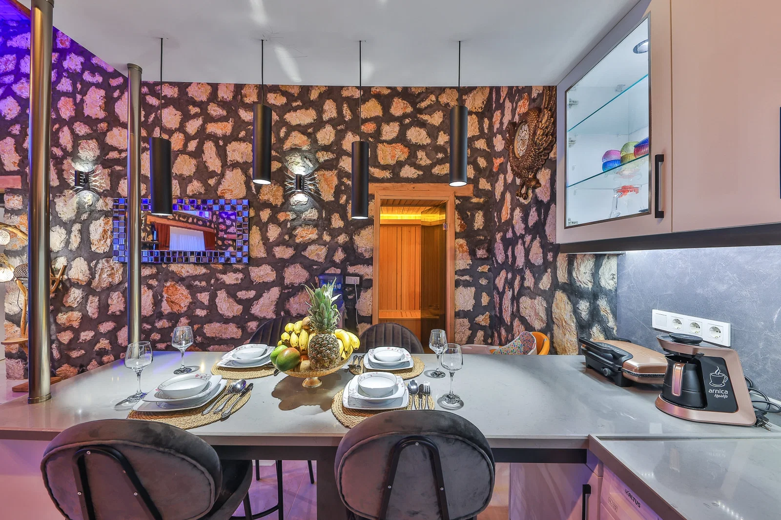 Çavdır’da Korunaklı, Çocuk Havuzlu, 4 Kişilik, Kiralık Villa