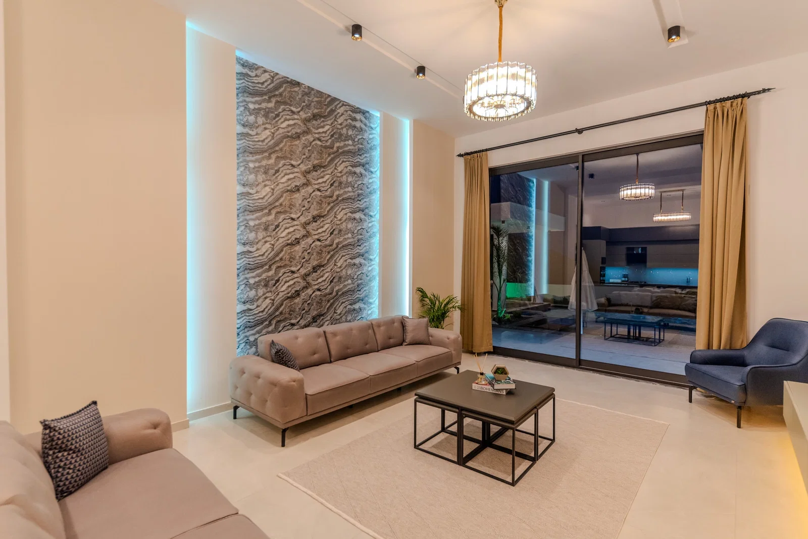 Çavdır’da Sakin Konumda, Özel Havuzlu, Jakuzili, Kiralık Villa