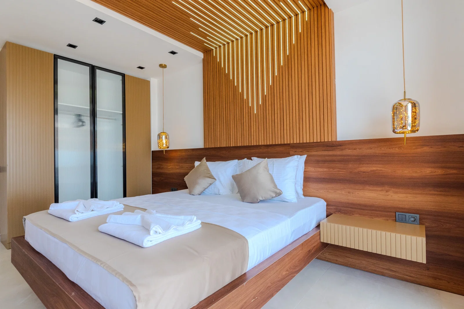 Çavdır’da Sakin Konumda, Özel Havuzlu, Jakuzili, Kiralık Villa